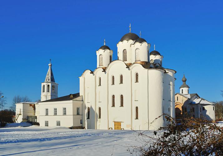 Автобус| Новогодние истории под снежной шапкой