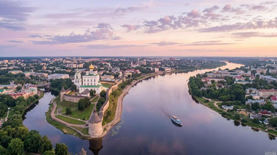 Автобус| Каменные стражи Псковского края