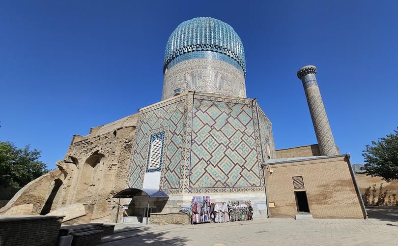 Рождество в Баку: огни, традиции и азербайджанское гостеприимство