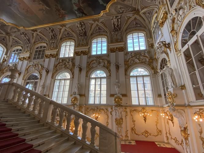 Новогоднее путешествие по следам Романовых: дворцы, сады и тайны 5 дней