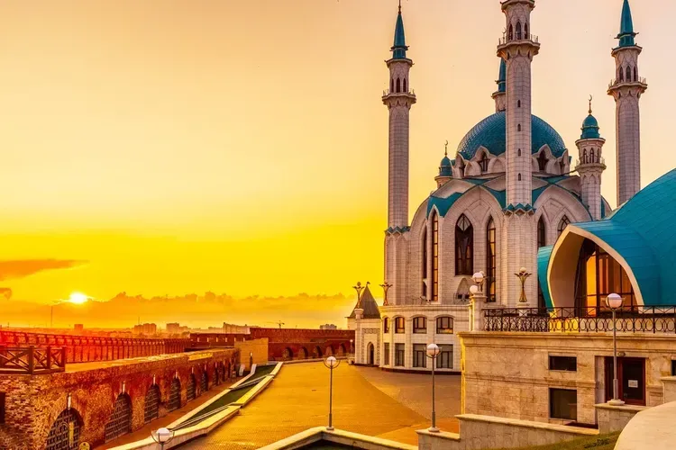 Автобус| Татарин, русский и мордвин — где три корня стали одним непобедимым родом