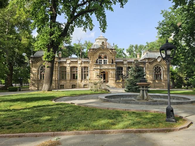 Узбекистан в праздничном наряде