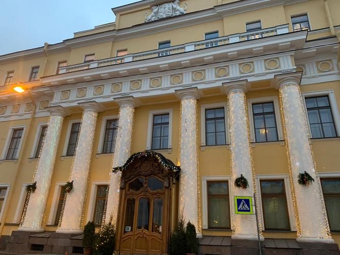 Новогоднее волшебство в Петербурге: дворцы, ярмарки и традиции